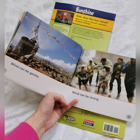 Acorn- Weather Watchers - Rain, Sunshine, Wind, Clouds Books - Picture 4 of 7